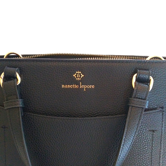 🎁 NWOT Nanette Lapore Black Crossbody Strap with Stunning Gold Hardware - Picture 9 of 10